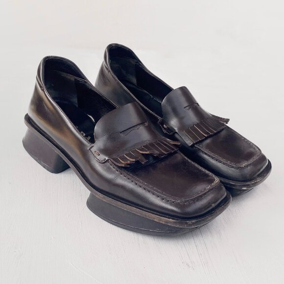 Iconic vintage Prada 1999 split sole loafer in brown leather - Picture 1 of 13